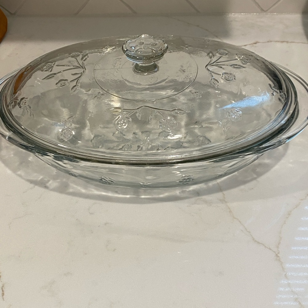 Clear Glass Floral Pattern Casserole Dish with Lid